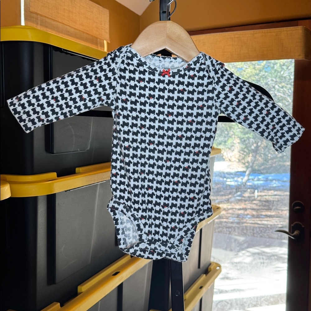 Carter’s Scottie Dog 2-Piece Holiday Outfit Long Sleeve Bodysuit + Red Pants 6M - Picture 4 of 12
